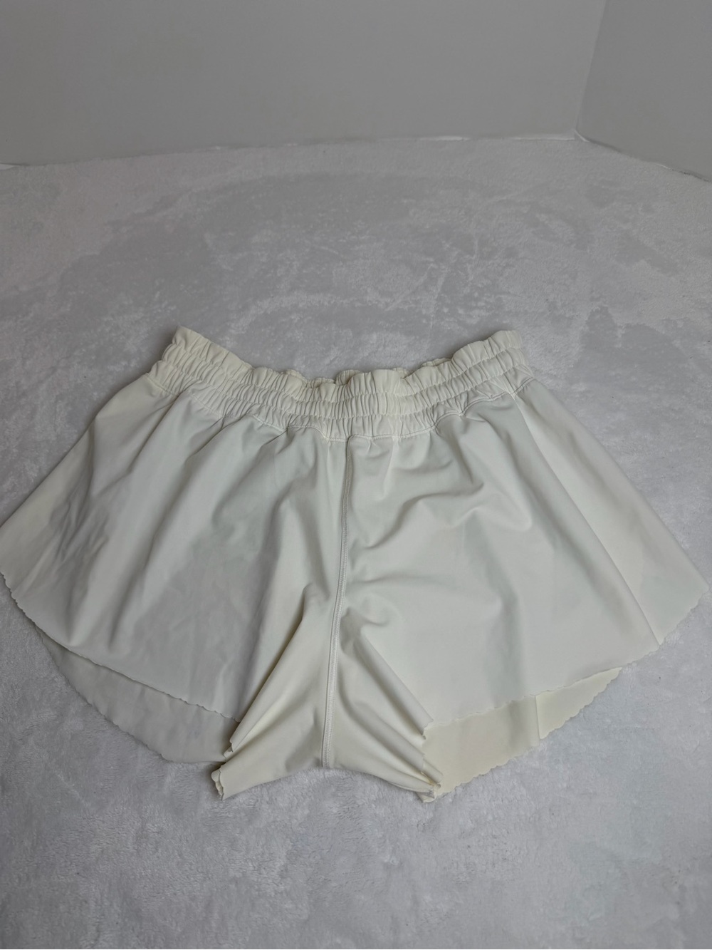 Lululemon Shake It Out High-Rise Running Short 2.5” Size 4